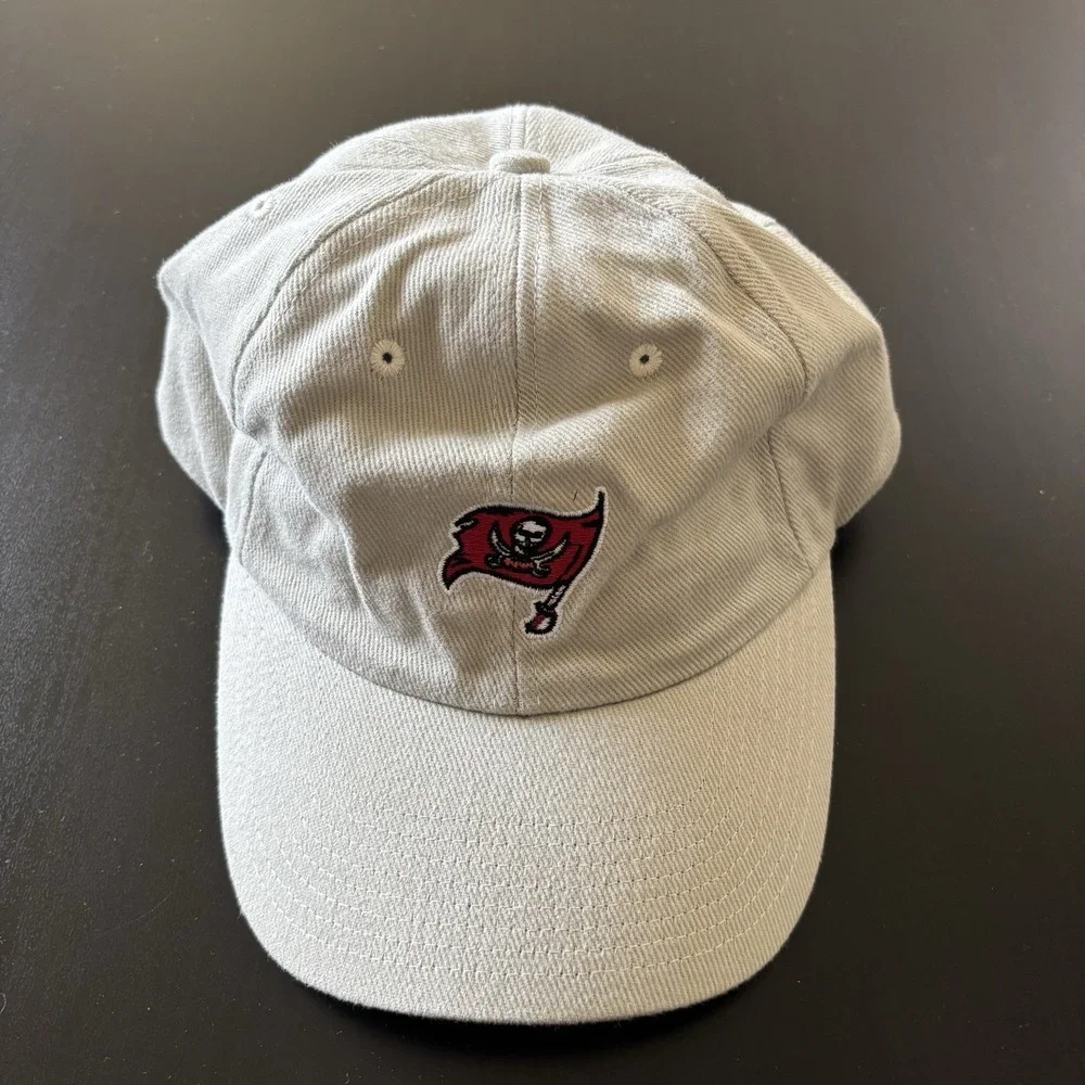 NFL Tampa Bay Buccaneers Hat Strapback Cap OSFM Hat Beige